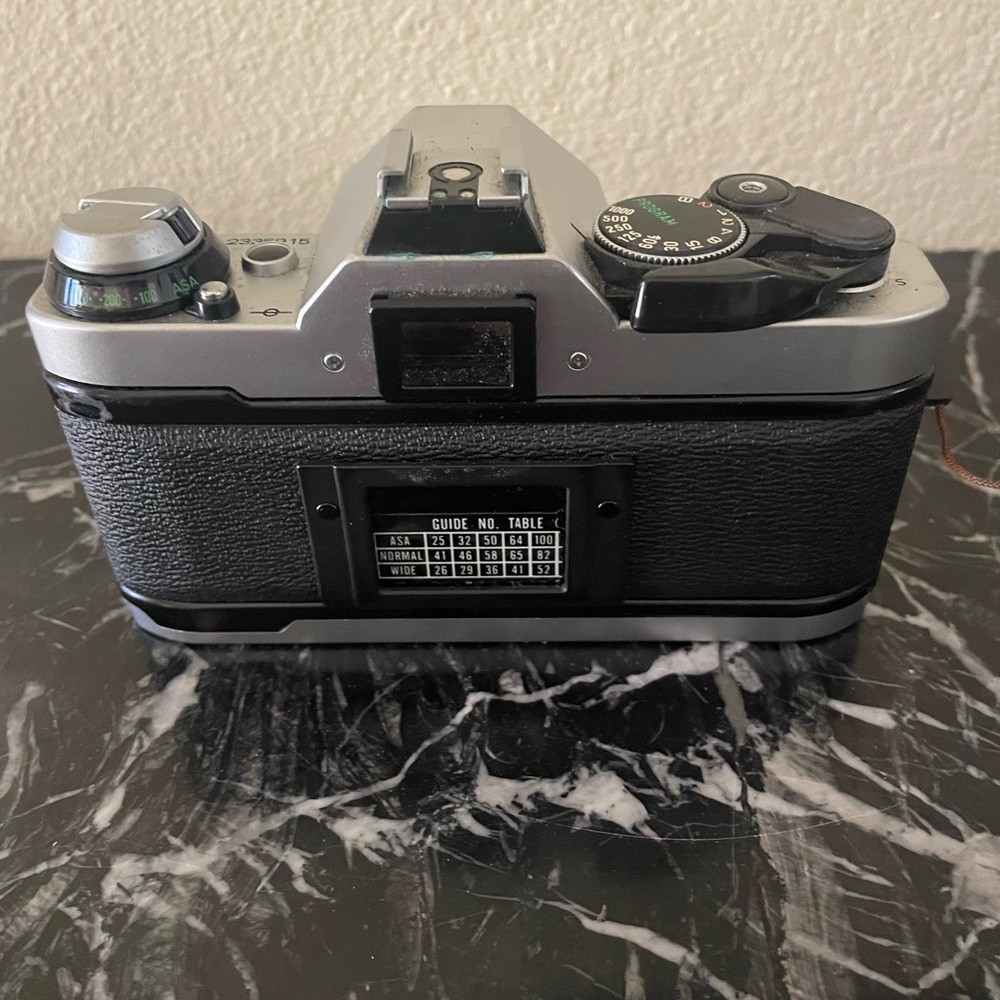 Canon AE-1 Black and Silver Film Camera with Flash 188A - Picture 3 of 5